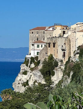 Walking, Food and Wine Tour in Calabria