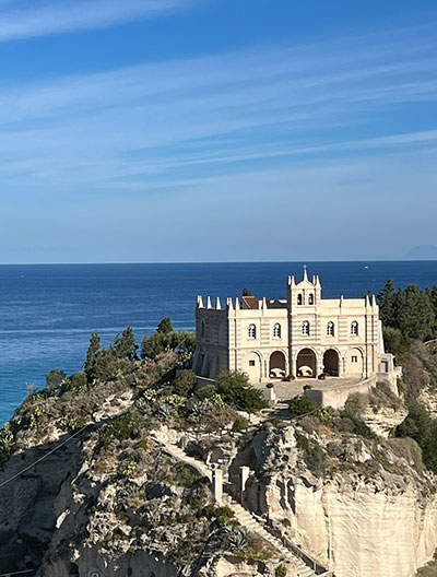 Walking, Food and Wine Tour in Calabria