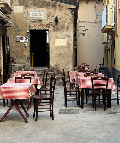 Walking, Food and Wine Tour in Calabria