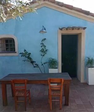 Rustic villa exterior where a hands on pizza making experience takes place